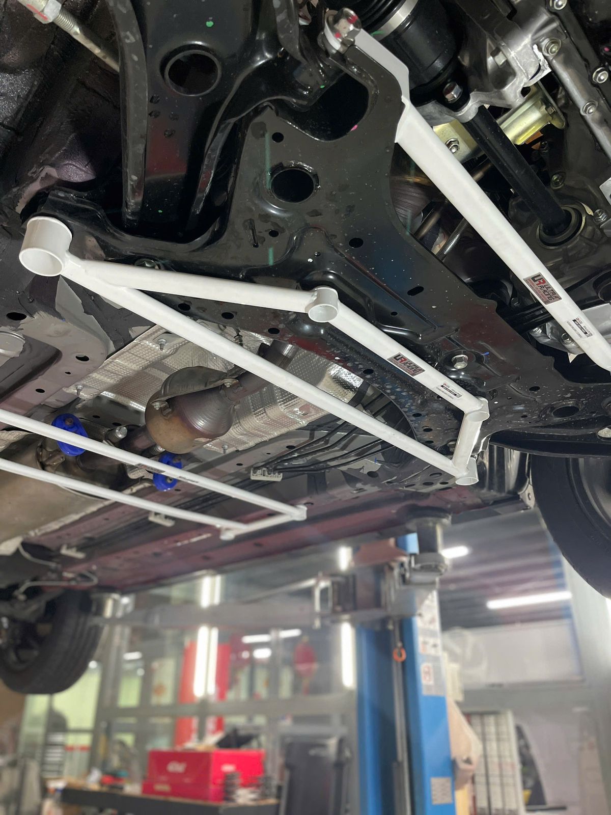 Front lower (4points)	